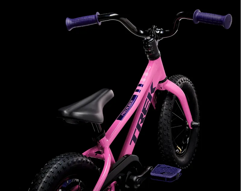 Trek Precaliber 12 Hybrid Kids Bike 2026 in Flamingo Pink-4